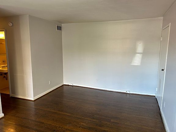 2nd image of 2602 Grove Ave APT 5