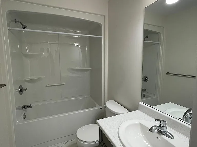 23 Nipigon St — Photo 10