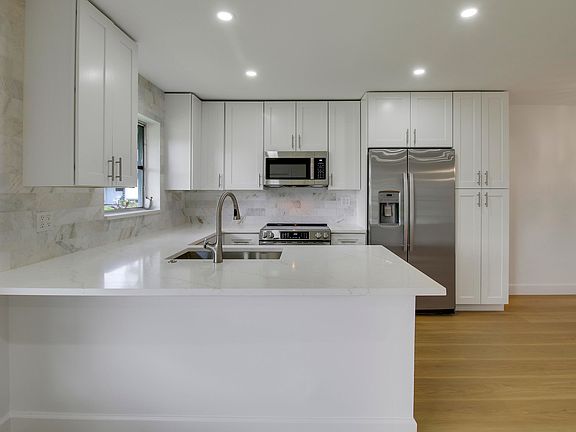 5th image of 625 High Point Drive #C