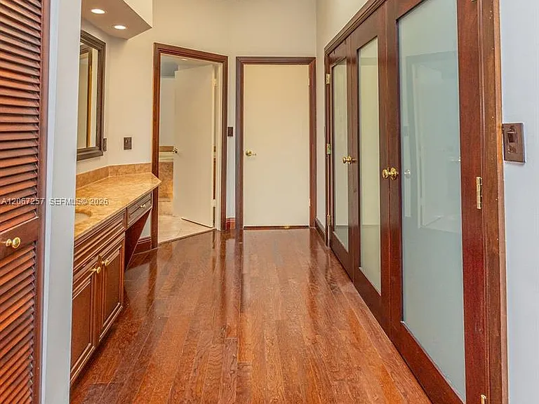 20935 NE 37th Ct — Photo 31