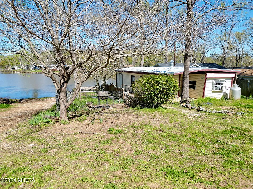 1st image of 110 Elizabeth Cir