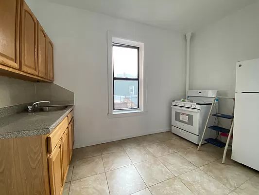3rd image of 2823 42nd St APT B1