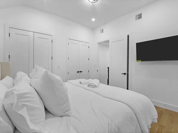 1173 East 43rd Street image 8 of 14