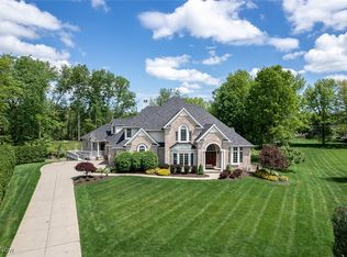 2706 Forest Lake Dr, Westlake, OH