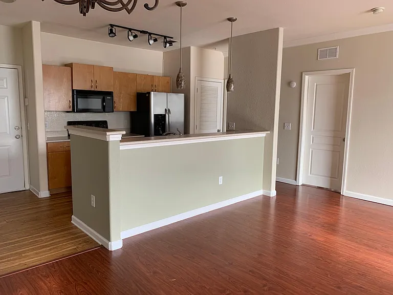 8290 Gate Pkwy W #910 — Photo 17