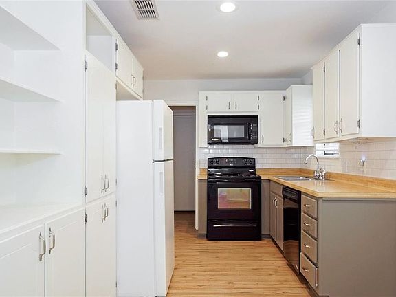 4th image of 16663 Shadyridge Dr