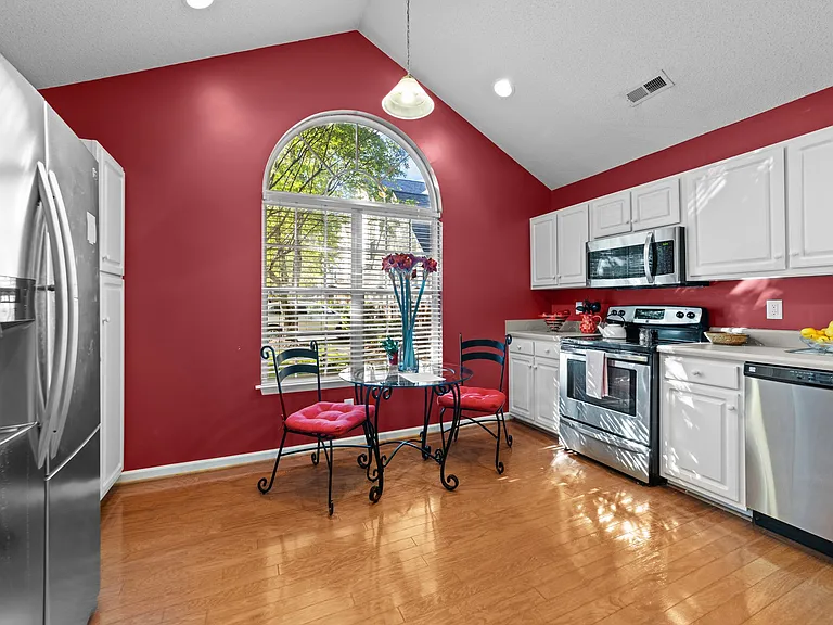 17 Saddleberry Way — Photo 10