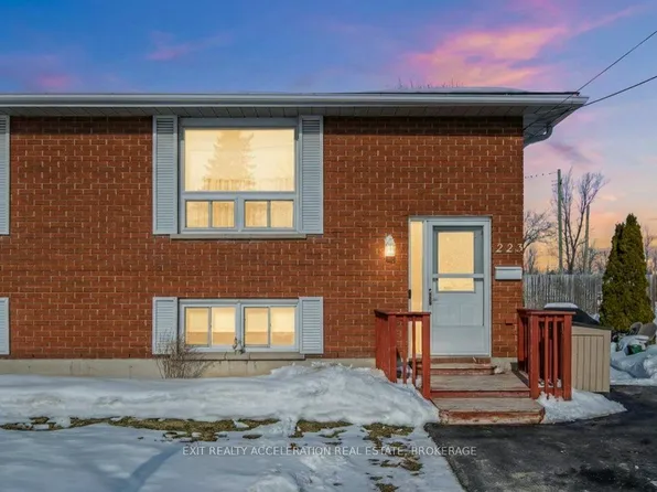 223 Newburgh Rd, Greater Napanee, ON K7R 1C8