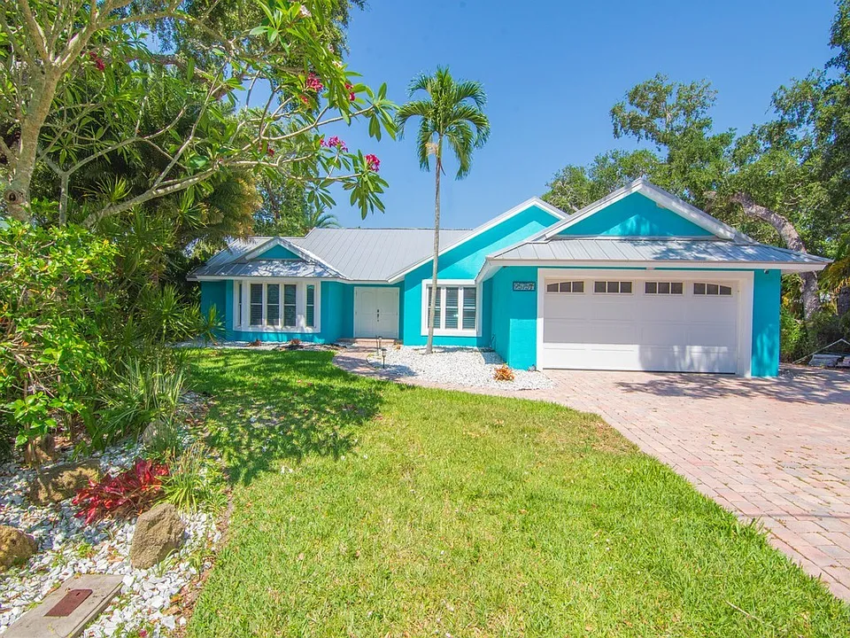 9575 Frangipani Dr