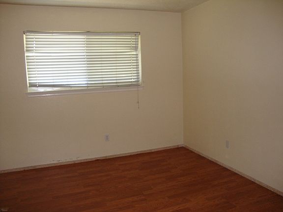 4th image of 115 Ponce De Leon Ave