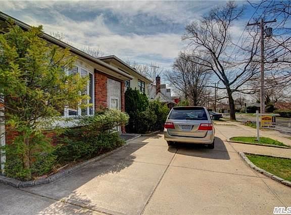 3rd image of 1640 Prospect Ave