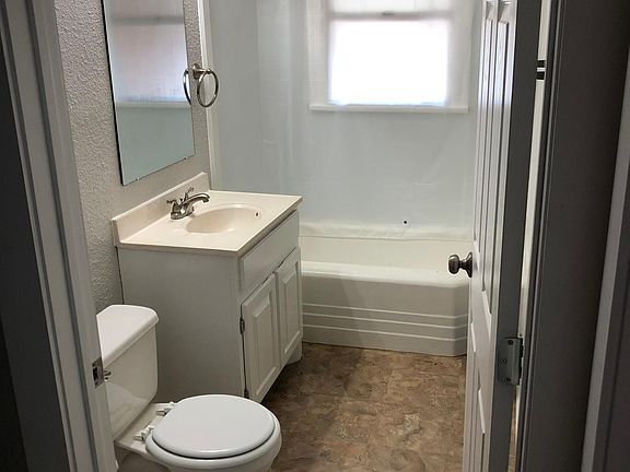 3rd image of 3903 Austin Ave