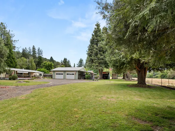 3390 Griffin Creek Rd, Medford, OR 97501