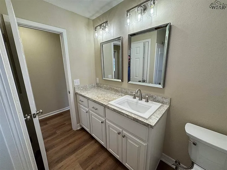 1681 Speedway Ave — Photo 10
