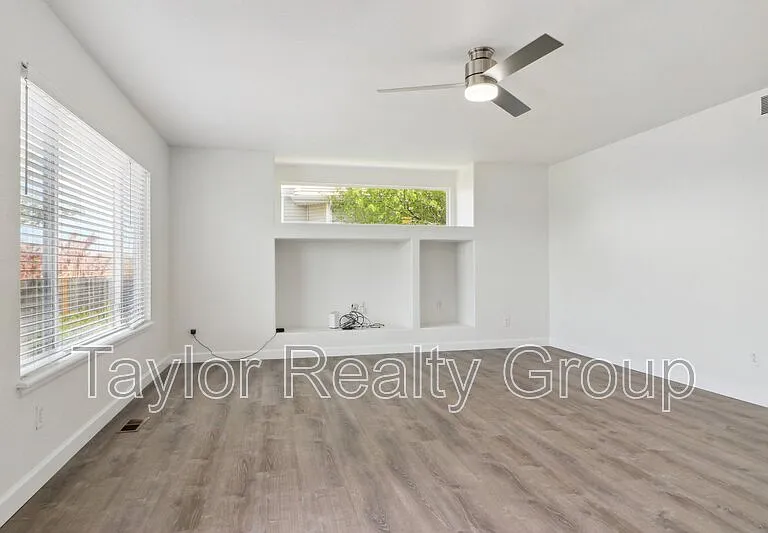 20875 E 49th Ave — Photo 6