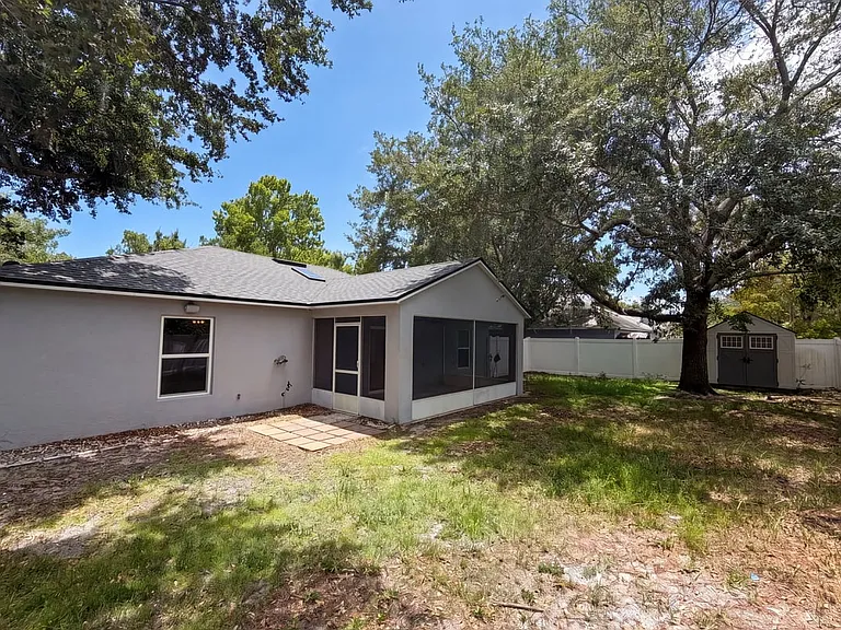 1367 Wildberry Ln — Photo 9