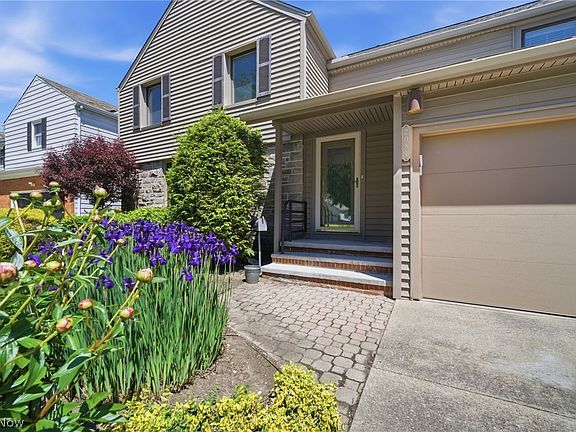 3rd image of 2081 Temblethurst Rd