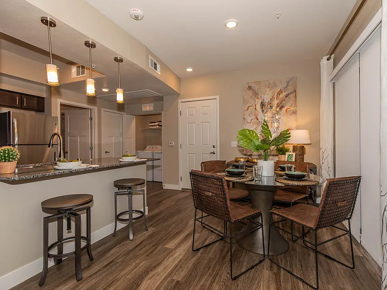 A3 761 SQFT 1 Bed 1 Bath