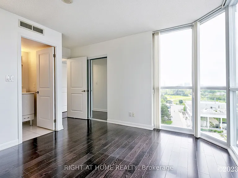 5793 Yonge St #1009 — Photo 9