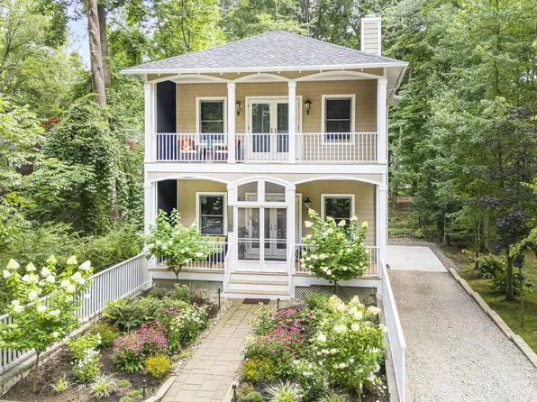 10252 Town Line Rd, Union Pier, MI 49129