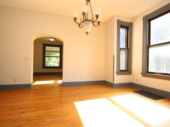 3rd image of 711 Considine Ave #1