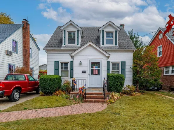 1501 Kenneth Avenue, North Baldwin, NY 11510