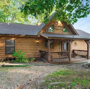 215 Freund Dr, Ridgedale, MO, 65739