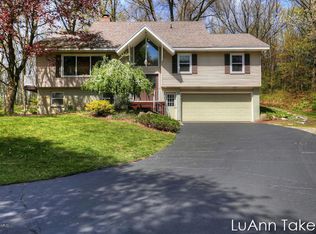 3035 Hoag Ave NE, Grand Rapids, MI 49525