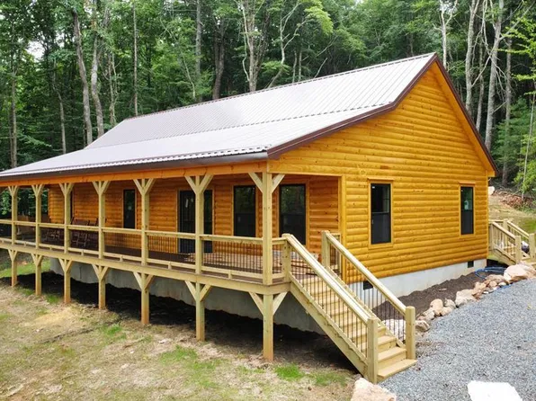 217-217 Retreat Rd, Hillsville, VA 24343