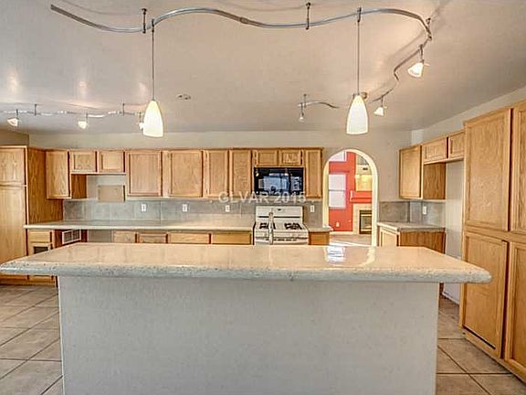 3rd image of 6805 Painted Canyon Ct