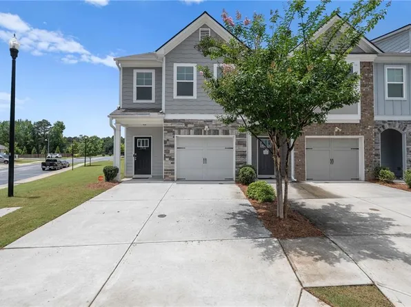 1966 Dillon Dr, Lithonia, GA 30058