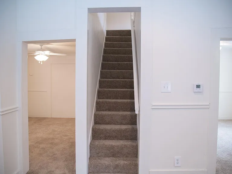 6 S Summit St #A — Photo 18
