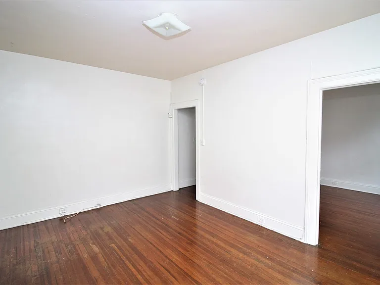 Avon Apartments — Photo 15
