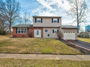 2051 Roselyn Dr, Feasterville Trevose, PA 19053