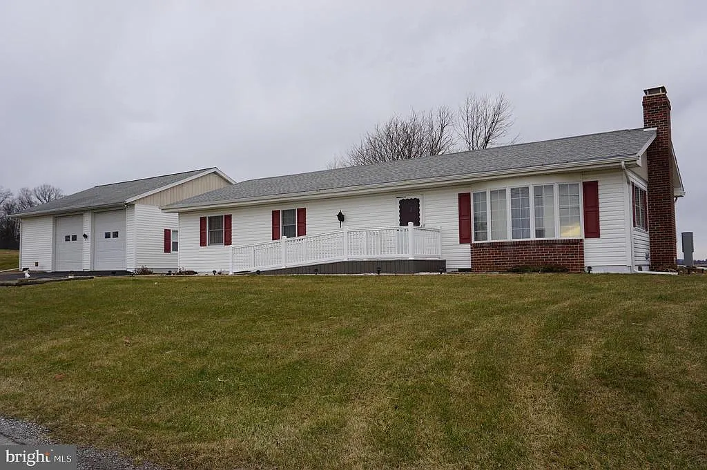 4775 List Rd photo 1