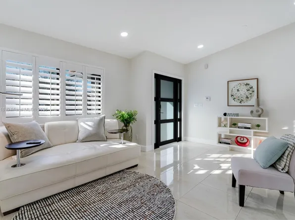 14517 SW 98th Ter, Miami, FL 33186