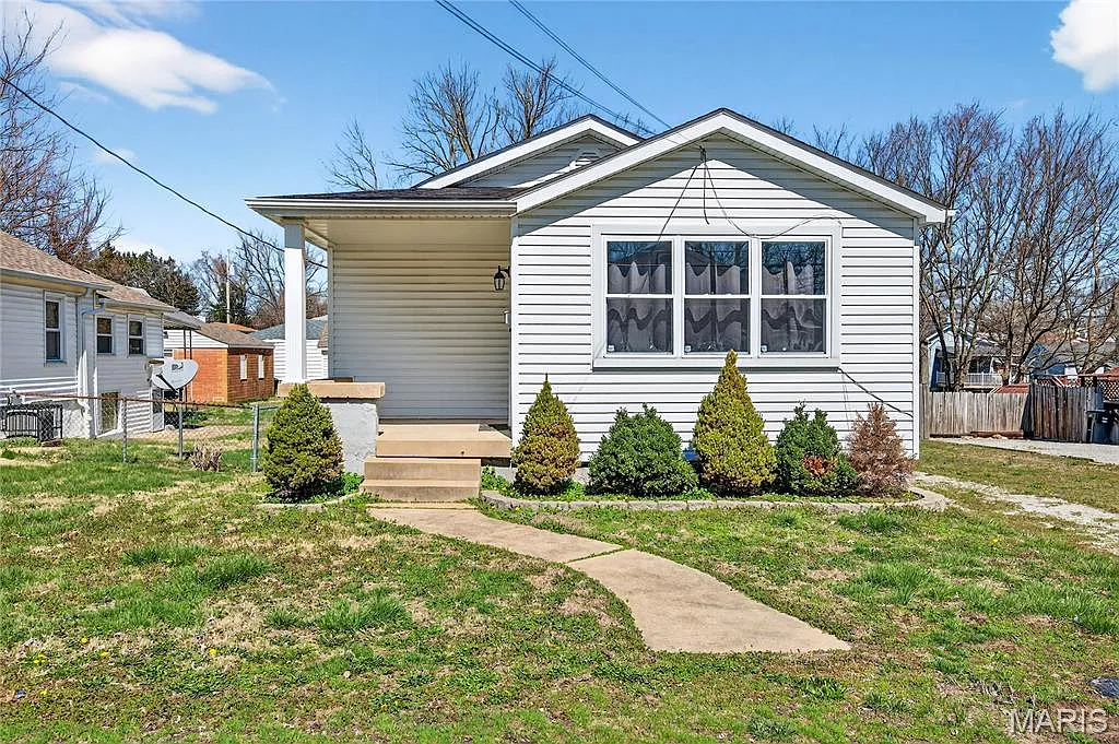 327 W Felton Ave photo 1