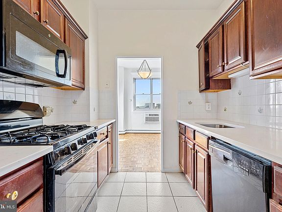 5th image of Unit 1301 N Harrison St Unit 1301-1604