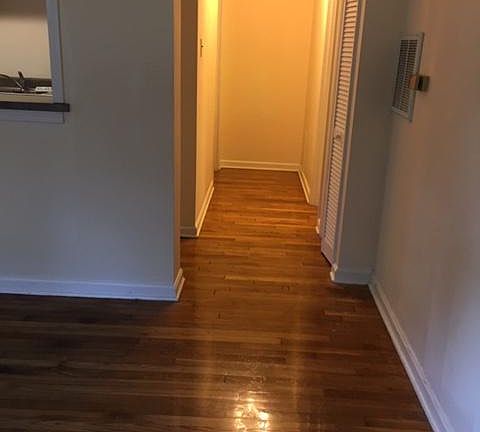 5th image of 304 Jackson St
