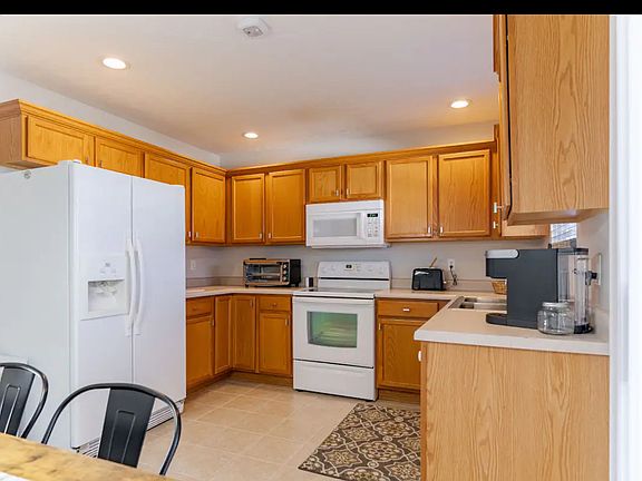 2nd image of 214 Apple Ln