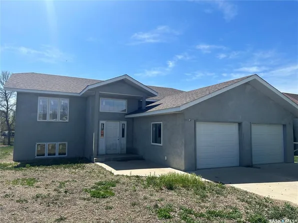 117 Carson BAY, Lampman, SK S0C 0B5