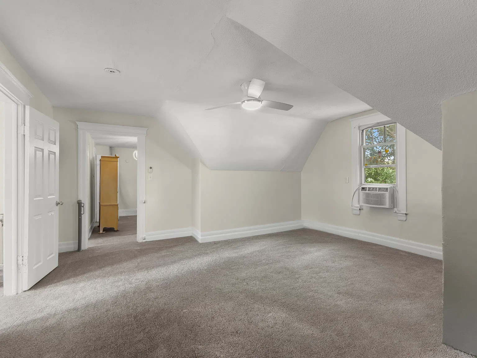 3 bed, 1218 sqft, $1,400 — Photo 4