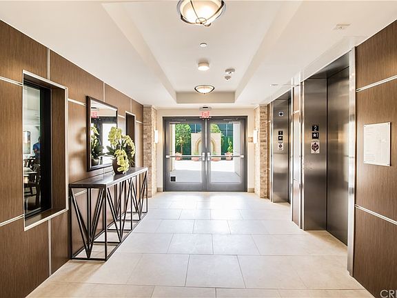 4th image of 5015 Balboa Blvd Unit 104