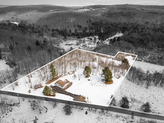 4th image of 515/519 Cascade Valley Rd