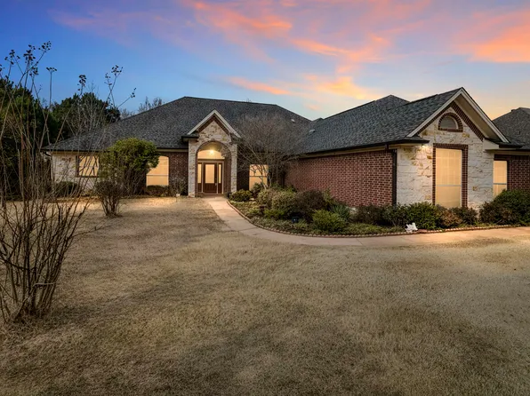 120 Ashbriar Ln, Longview, TX 75605