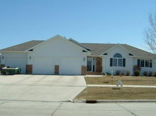 1297 S 38th St, Grand Forks, ND 58201