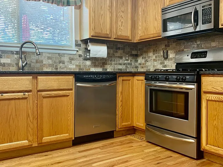 1757 Reliance Cir — Photo 4
