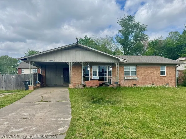 7300 Jenny Lind Rd, Fort Smith, AR 72908