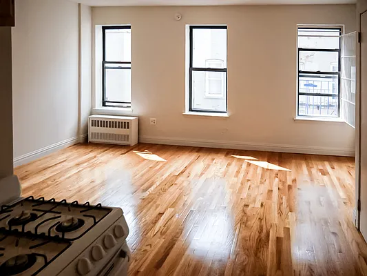 Rented by Array Property Group LLC  | media 6