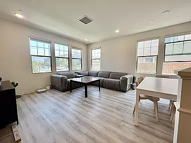 3 bed, 1800 sqft, $3,400 — Photo 4